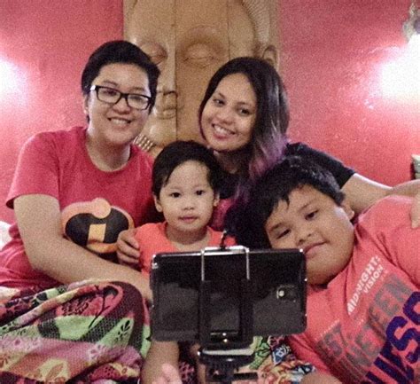 Pinay Lesbian Mums .